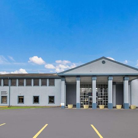 Rodeway Inn Conference Center Бомонт Екстериор снимка