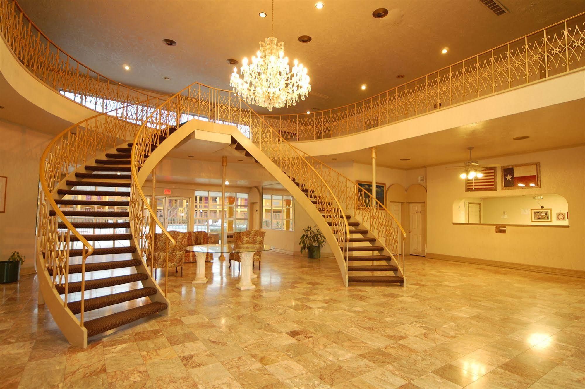 Rodeway Inn Conference Center Бомонт Екстериор снимка